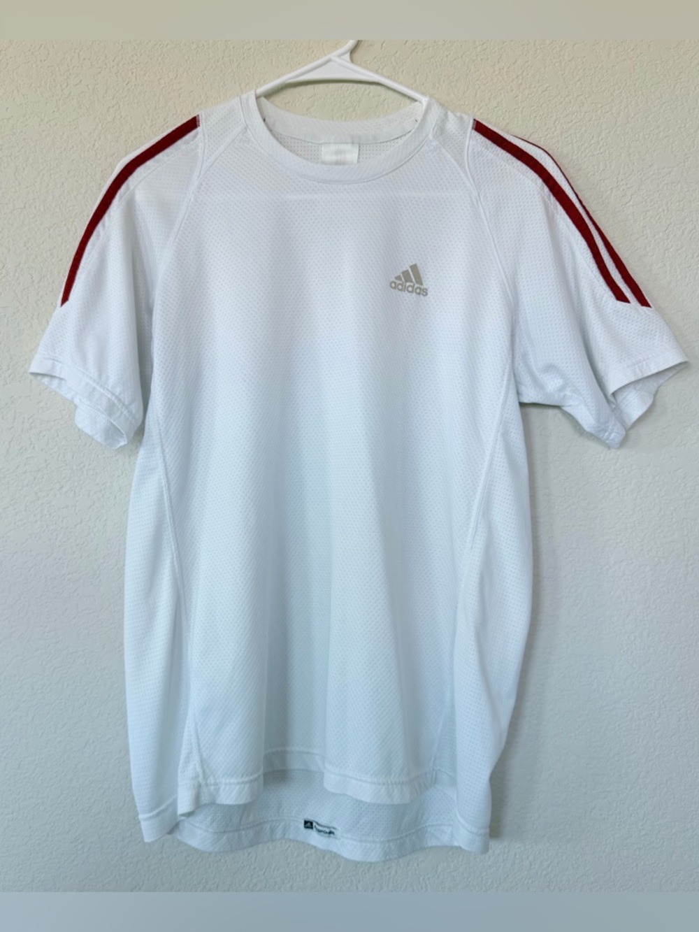 ADIDAS White Response Short-Sleeve Athletic Tee with Red Shoulder Stripes Sz L